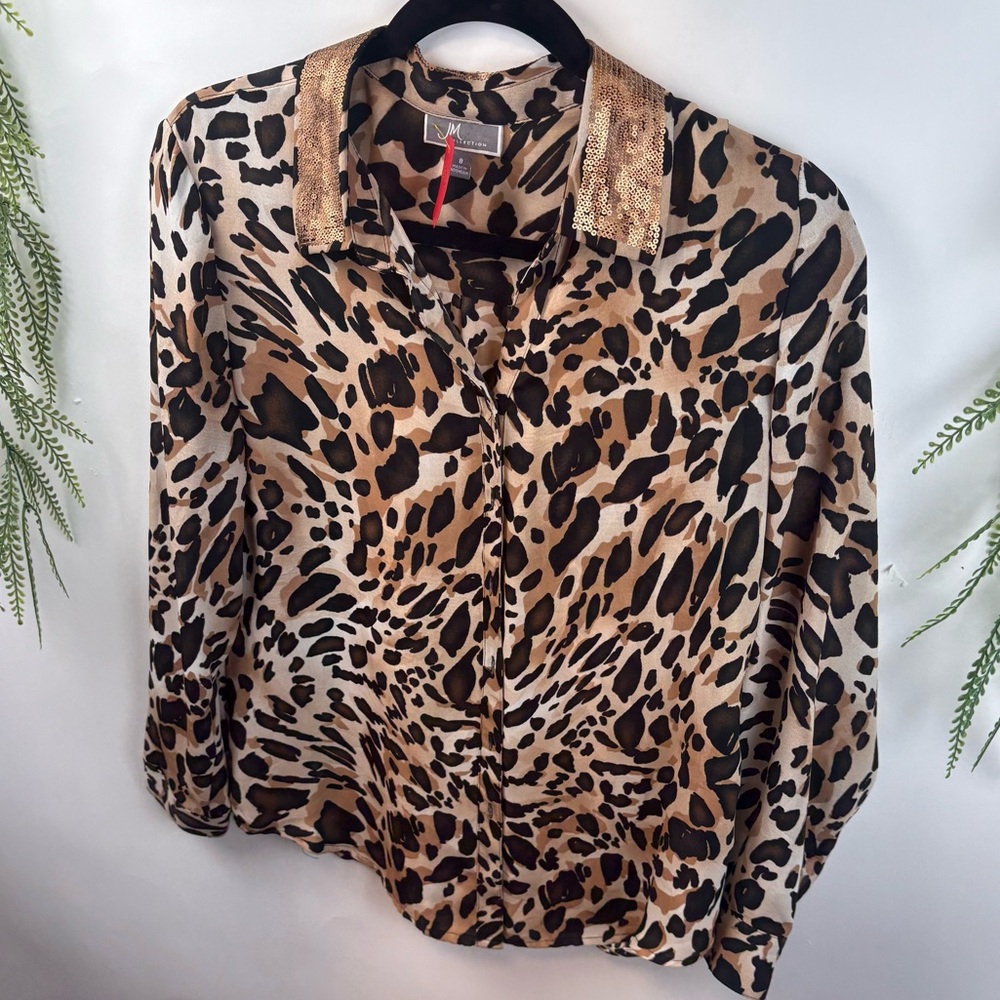 JM collection. Blouse. Animal print. Gold trim. Size 8. Gorgeous.